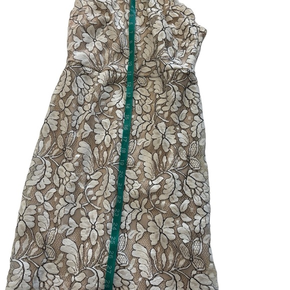 Aakaa Women’s Elegant Floral Lace Tan and Cream  Backless Dress size Small - Picture 12 of 15
